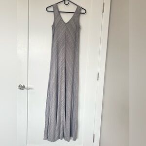 Adrienne Vittadini Gray V Neck Maxi Dress Herringbone Pattern in grey SZ XS